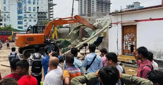 মাসকান্দা কেন্দ্রীয় বাস টার্মিনালে অবৈধ স্থাপনা উচ্ছেদ, দখলমুক্ত হচ্ছে বাসস্ট্যান্ড